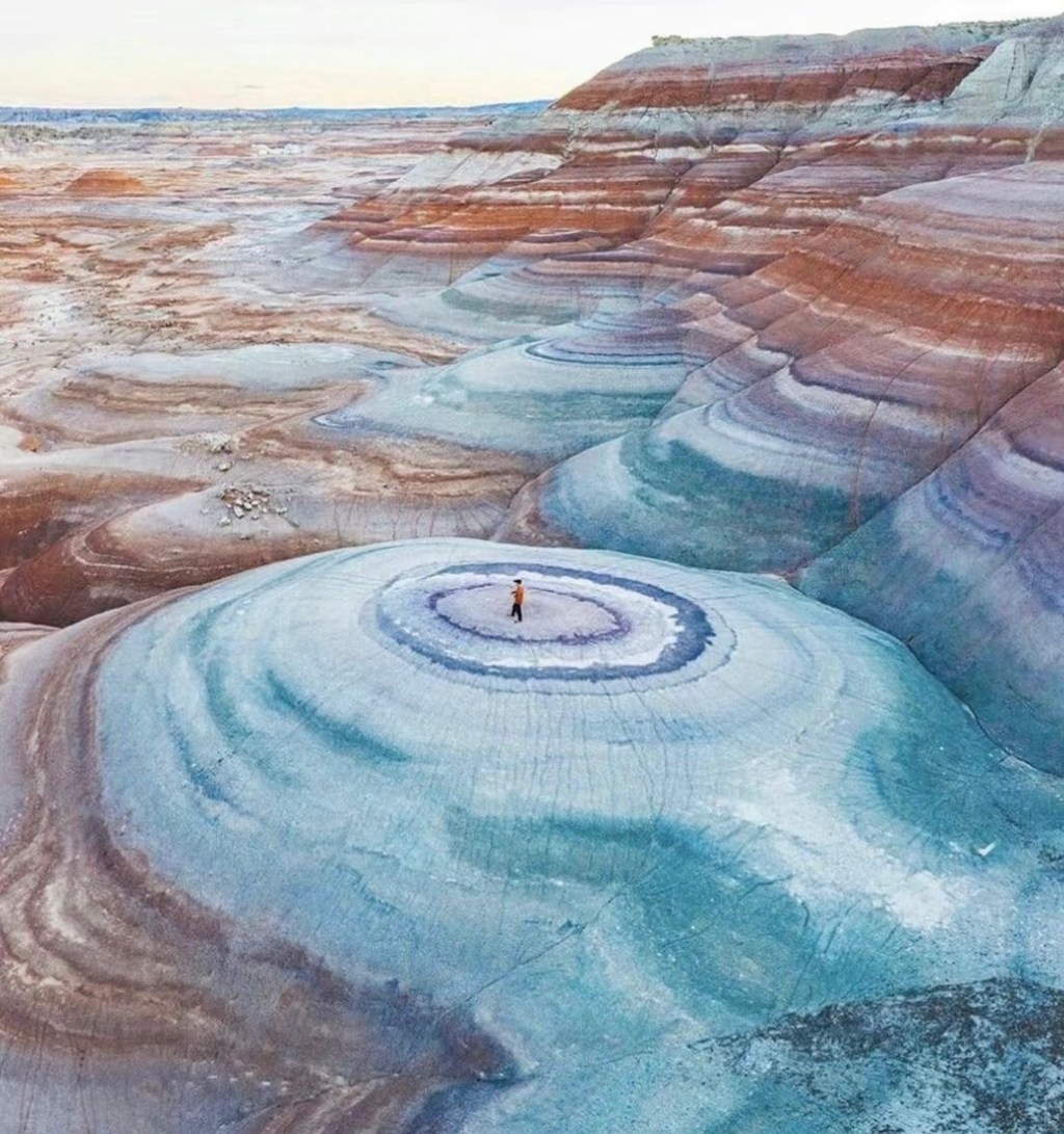 单方面宣布这里有美国最神奇的地貌!🌈✨ 犹他州|Bentonite Hills