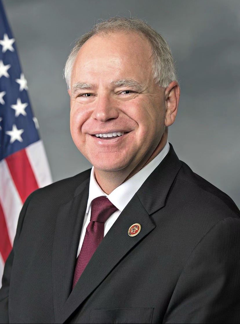 民主党副总统候选人Tim Walz真的是好感度拉满